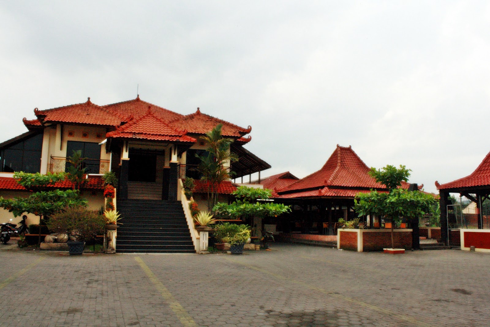  Grafika  Restoran Yogyakarta Home