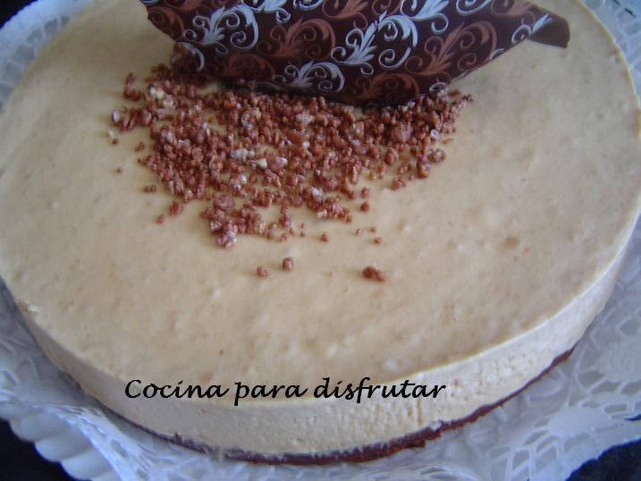 BAVARESA DE TURRÓN DE JIJONA CON CRUJIENTE DE CHOCOLATE