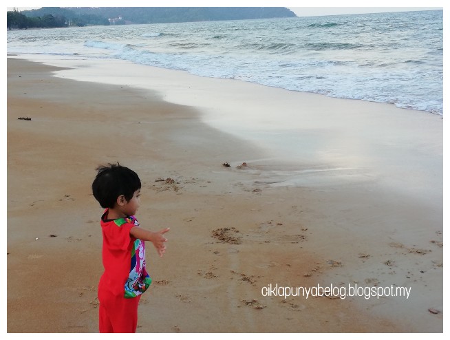 Percutian pendek cikla sekeluarga : Tengok ombak dan pantai di Teluk Kemang, Port Dickson. Percutian pendek cikla sekeluarga : Tengok ombak dan pantai di Teluk Kemang, Port Dickson.