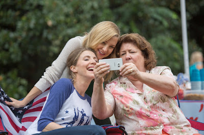 Kate Hudson, Sarah Chalke and Margo Martindale in Mother's Day