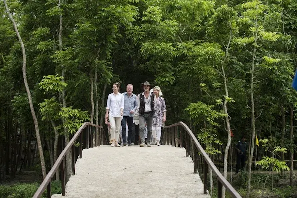 Crown Princess Mary of Denmark visited Bangladesh together with Minister for Development Cooperation, Ulla Pedersen Tørnæs