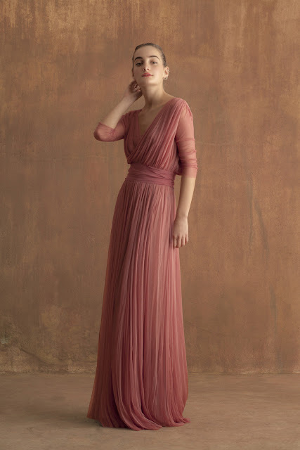 Vestido para invitada de la colección primavera-verano 2016 de Cortana Vestido para invitada de la colección primavera-verano 2016 de Cortana