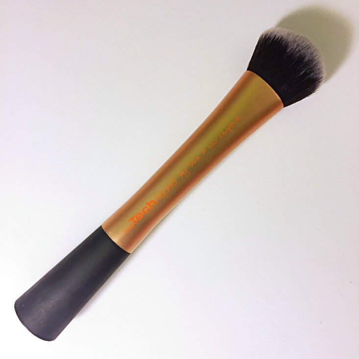 Real Techniques expert face brush Real Techniques expert face brush