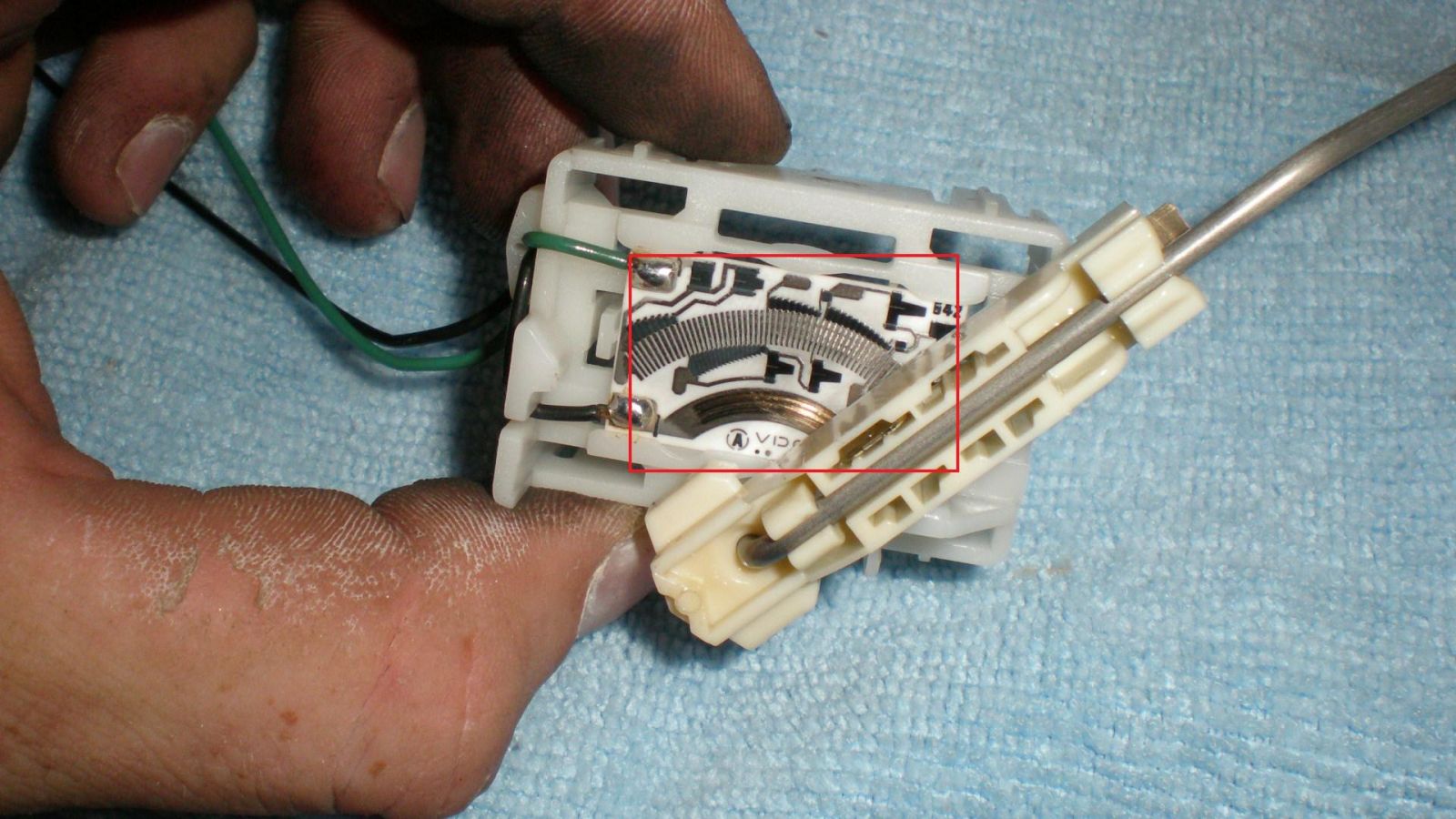 شرح بعض أسباب تعطل مؤشر الوقود في السيارات - ميكانيكا لايف