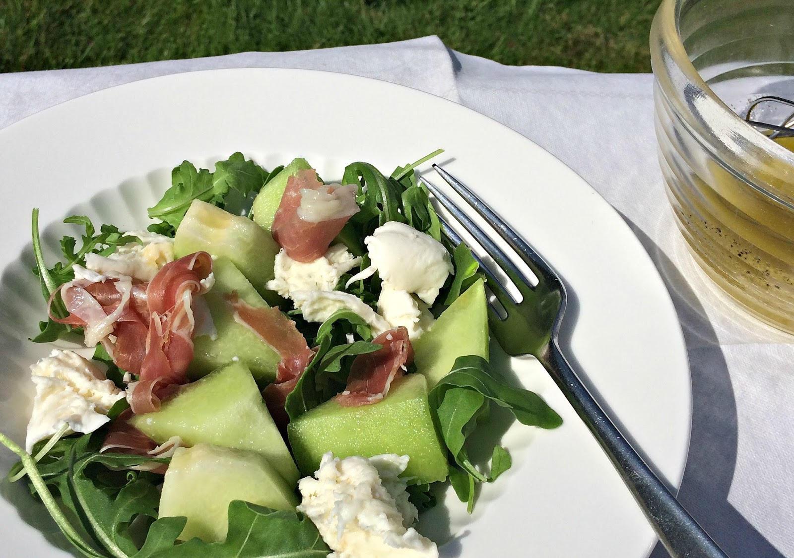 Dishes4ibs Low Fodmap Melon Rocket And Parma Ham Salad dishes4ibs-low-fodmap-melon-rocket-and-parma-ham-salad