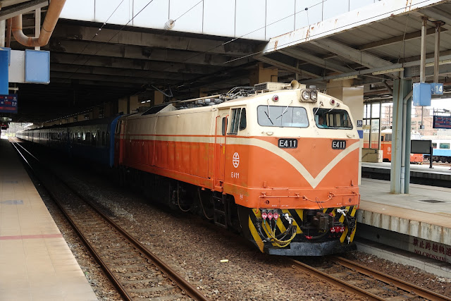 Blair's 鐵道攝影: E411電力機車 / TRA E411 Electric locomotive