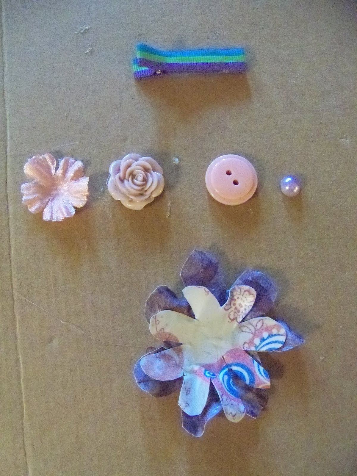 tootyfruitymonkeyluv First Tutorial! How to Create Paper Flower Hair