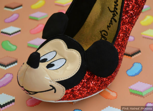 mickey mouse toe detail mickey mouse toe detail