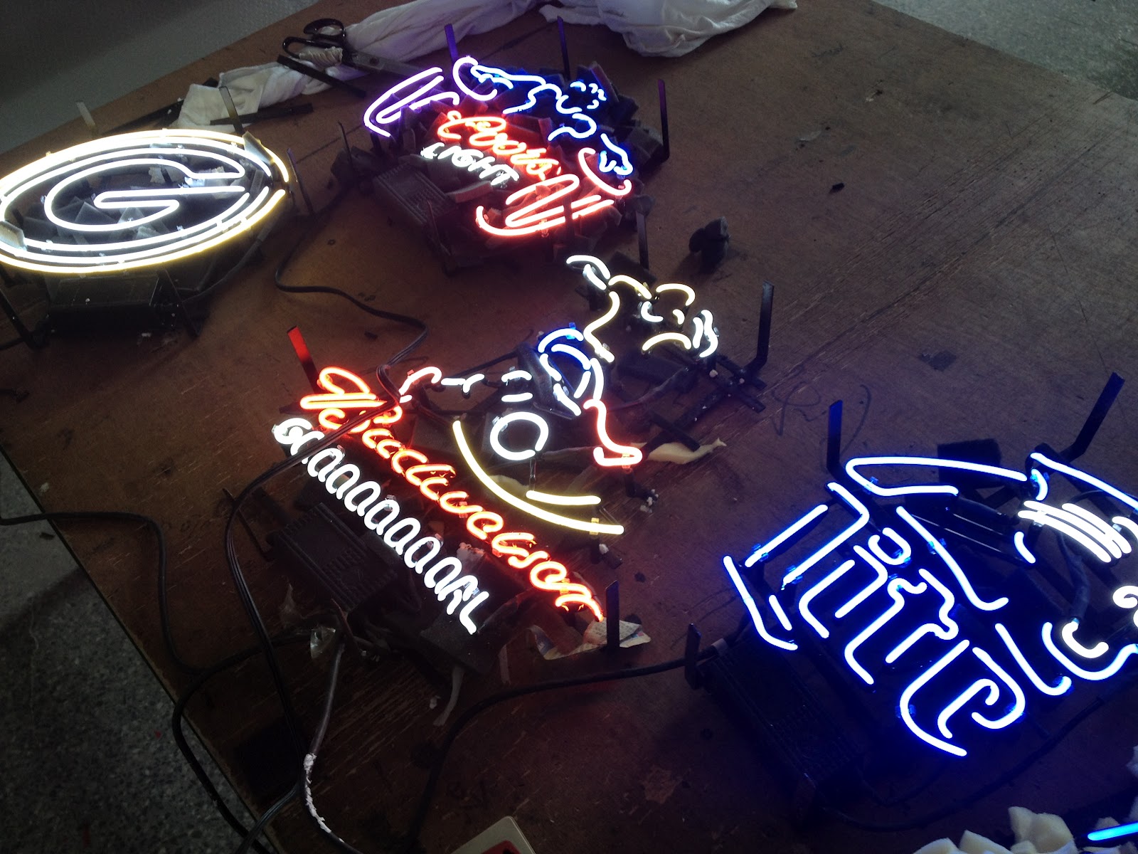 Wiki Neon Sign Blog: Neon Sign Collection in US Car Show