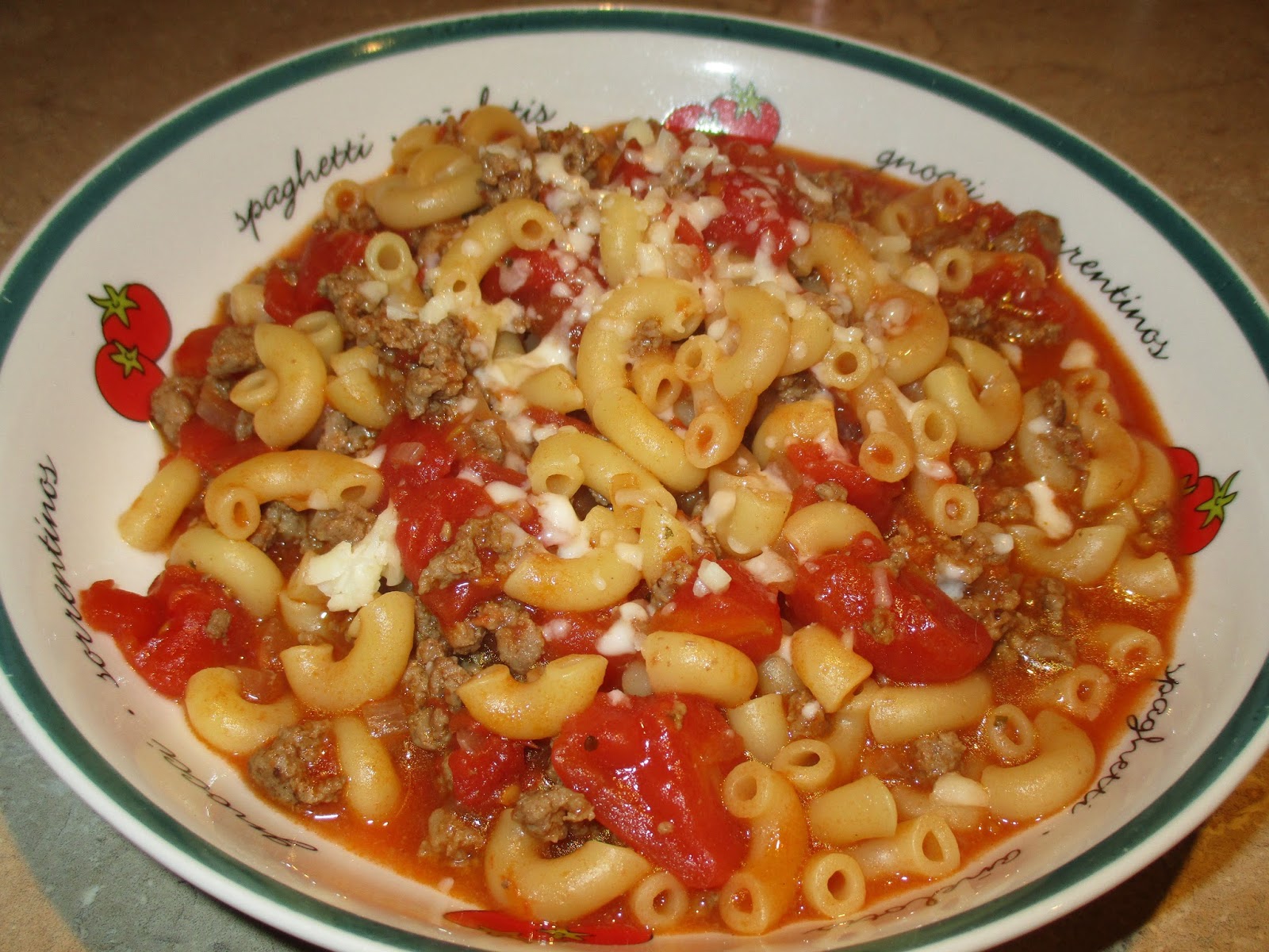 Manger avec Mo Macaroni à la viande dans une seule casserole