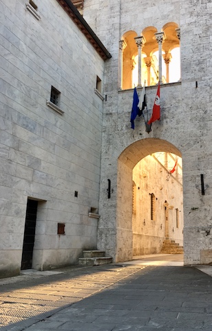 How to Spend a Weekend in a Castle in Tuscany {Castello delle Serre}