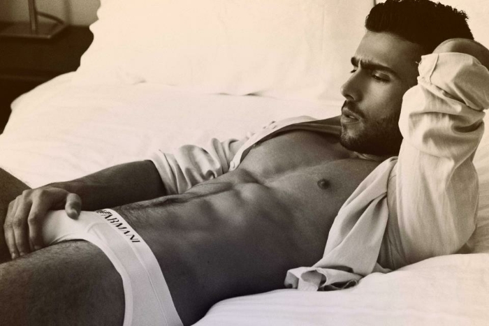 http://4.bp.blogspot.com/-v25f-fJkVUc/T-PEmY6AvsI/AAAAAAAAarQ/GR3-Mp6wAKQ/s1600/Publicidade-Bruno-May-@-Emporio-Armani-3.jpg