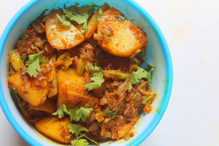 Cabbage with Potato Curry Recipe Cabbage Aloo Sabzi Recipe Yummy Tummy