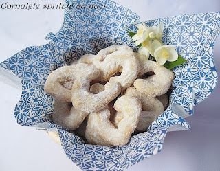 Cornulete spritate cu nuci