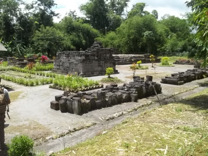 CONTOH CANDI PENINGGALAN HINDU BUDHA DI INDONESIA BESERTA GAMBAR DAN