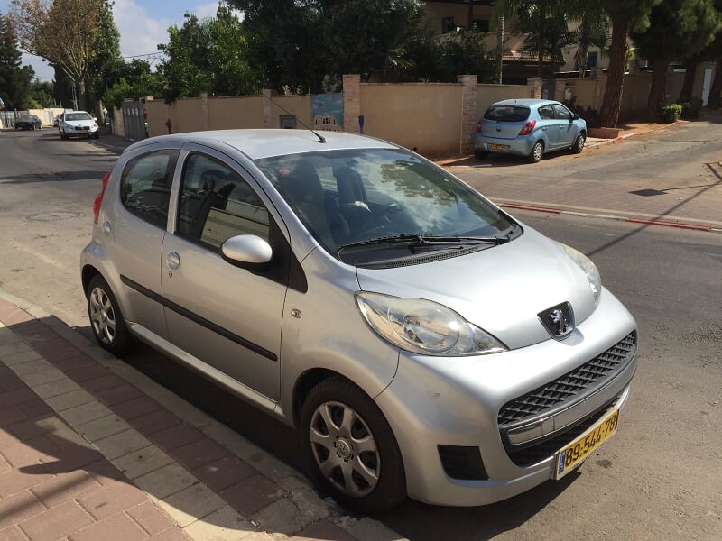 Brian Bandell, writer Carspotting in Israel, an international menu of