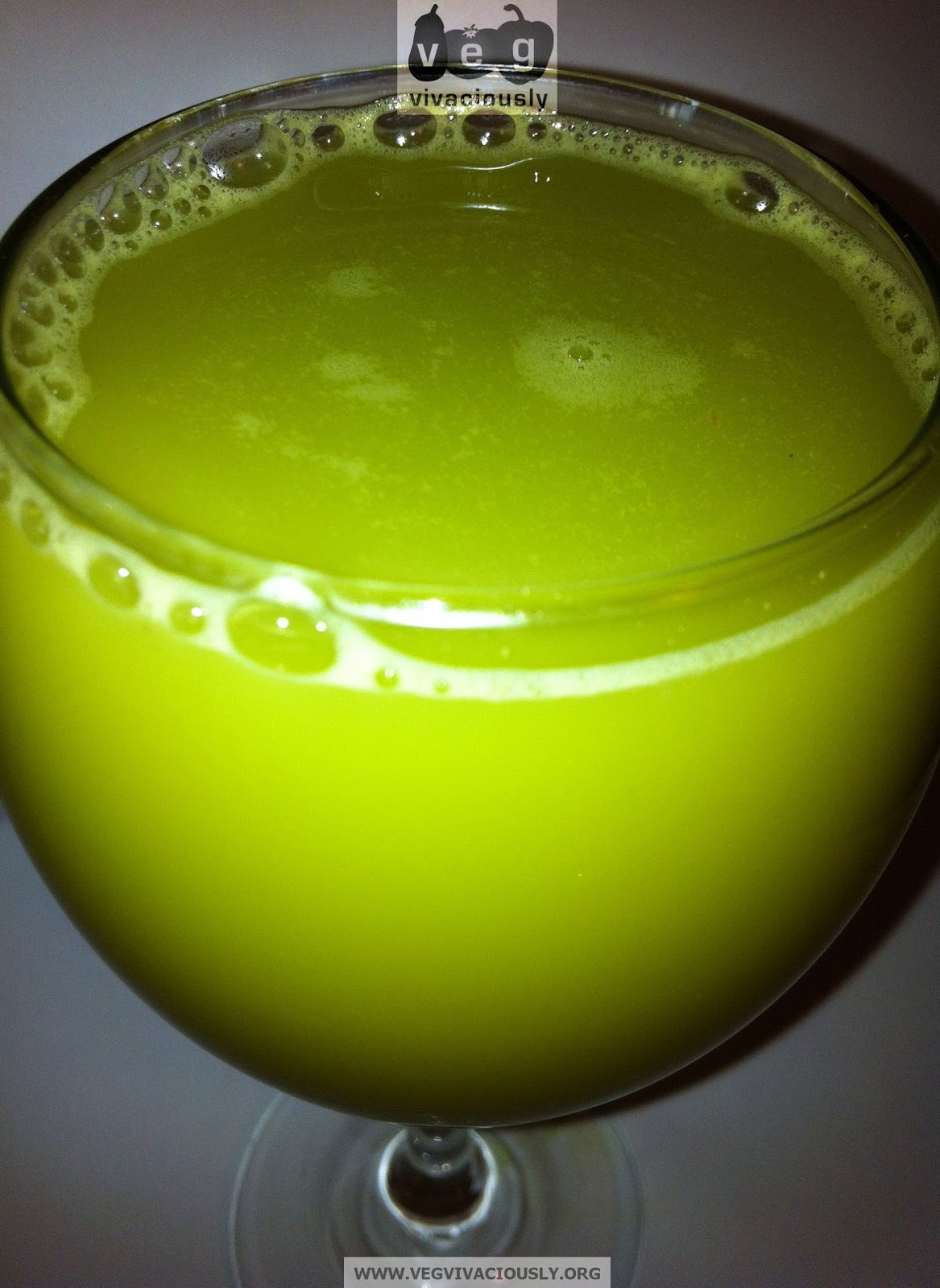 Veg Vivaciously: Celery Apple Juice
