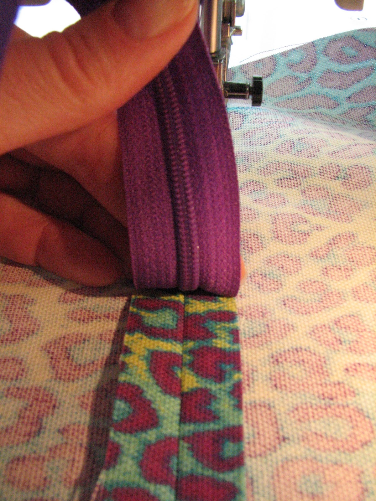 Ms. Elaineous Teaches Sewing Zippers in Pillows and Cushions