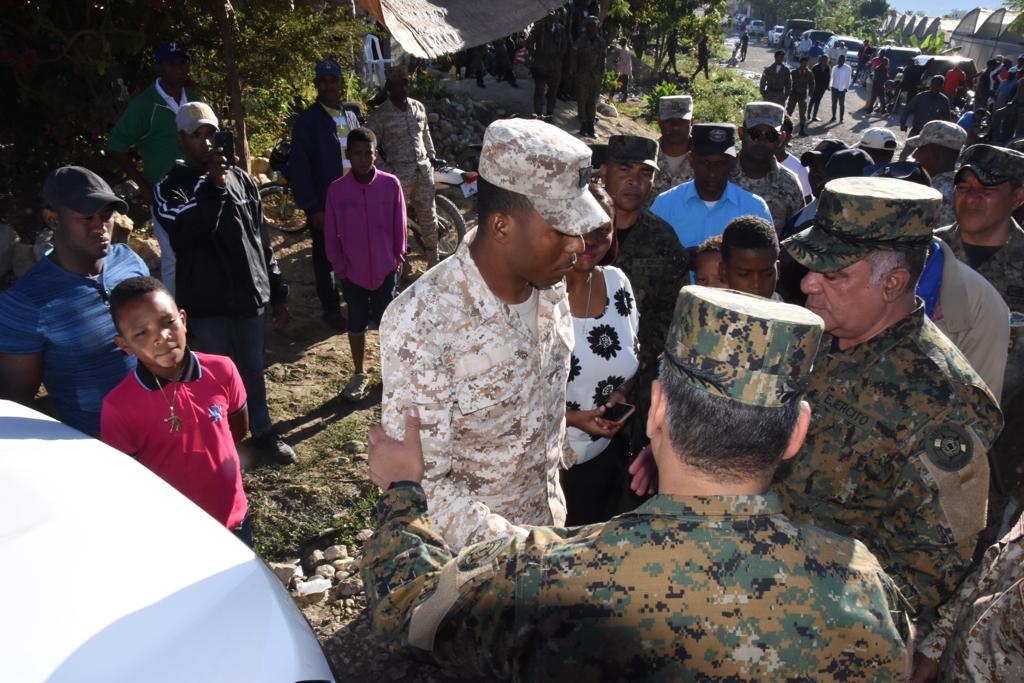 Danilo Medina asciende de manera póstuma a militar asesinado por haitiano en la frontera Danilo Medina asciende de manera póstuma a militar asesinado por haitiano en la frontera