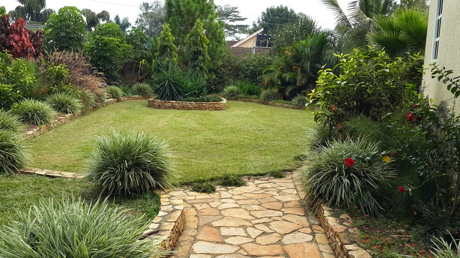 HOUSES FOR SALE KAMPALA, UGANDA HOUSE FOR SALE BUNGAKAWUKU KAMPALA