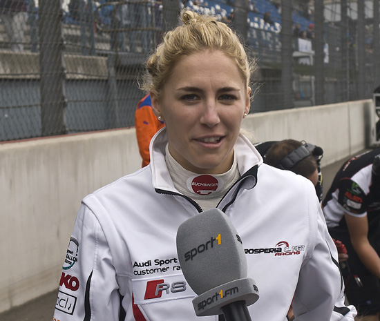 RACEtoFACE ADAC GT Masters Rahel Frey „Man lernt sich durchzusetzen“