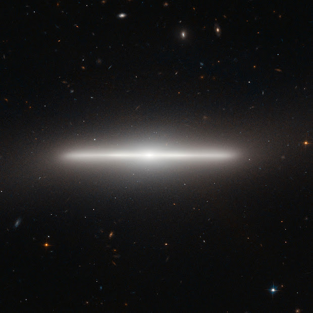 Hubble pictures NGC 4452, an astonishing Lenticular Galaxy