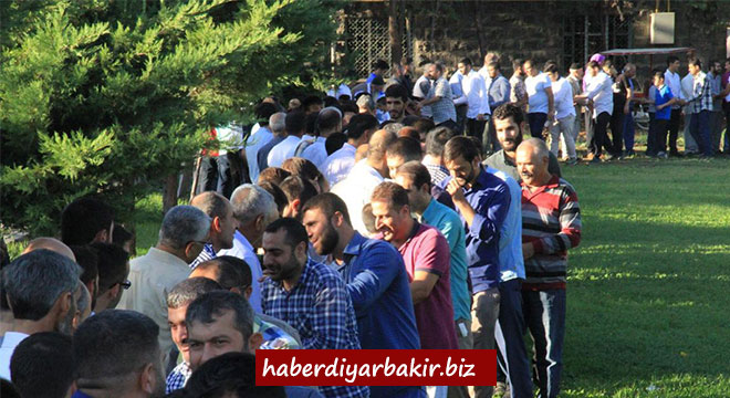 Evîndarên Pêxember li Diyarbekirê eyda hev pîroz kirin Evîndarên Pêxember li Diyarbekirê eyda hev pîroz kirin