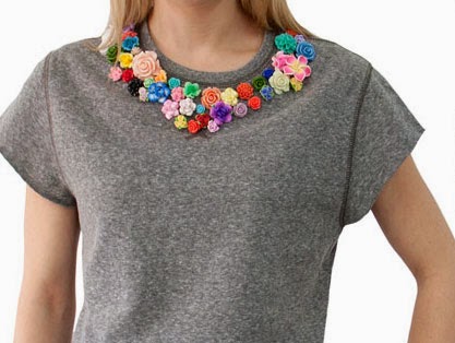 Camiseta reciclada con flores en Recicla Inventa