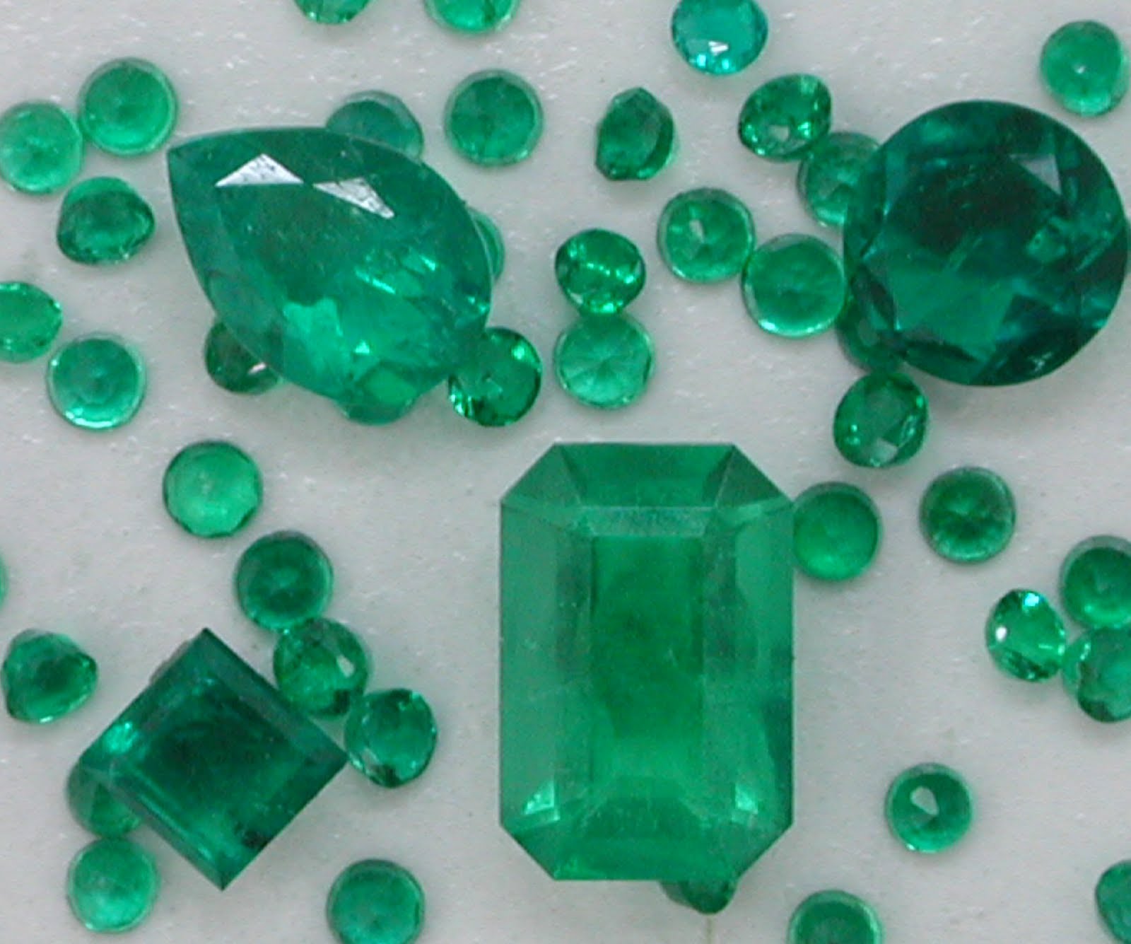 'tiques n t'ings: Emeralds