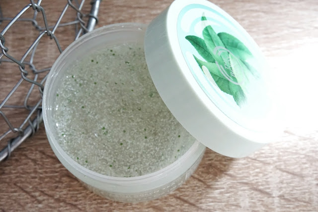 The Body Shop Fuji Green Tea Body Scrub Peeling
