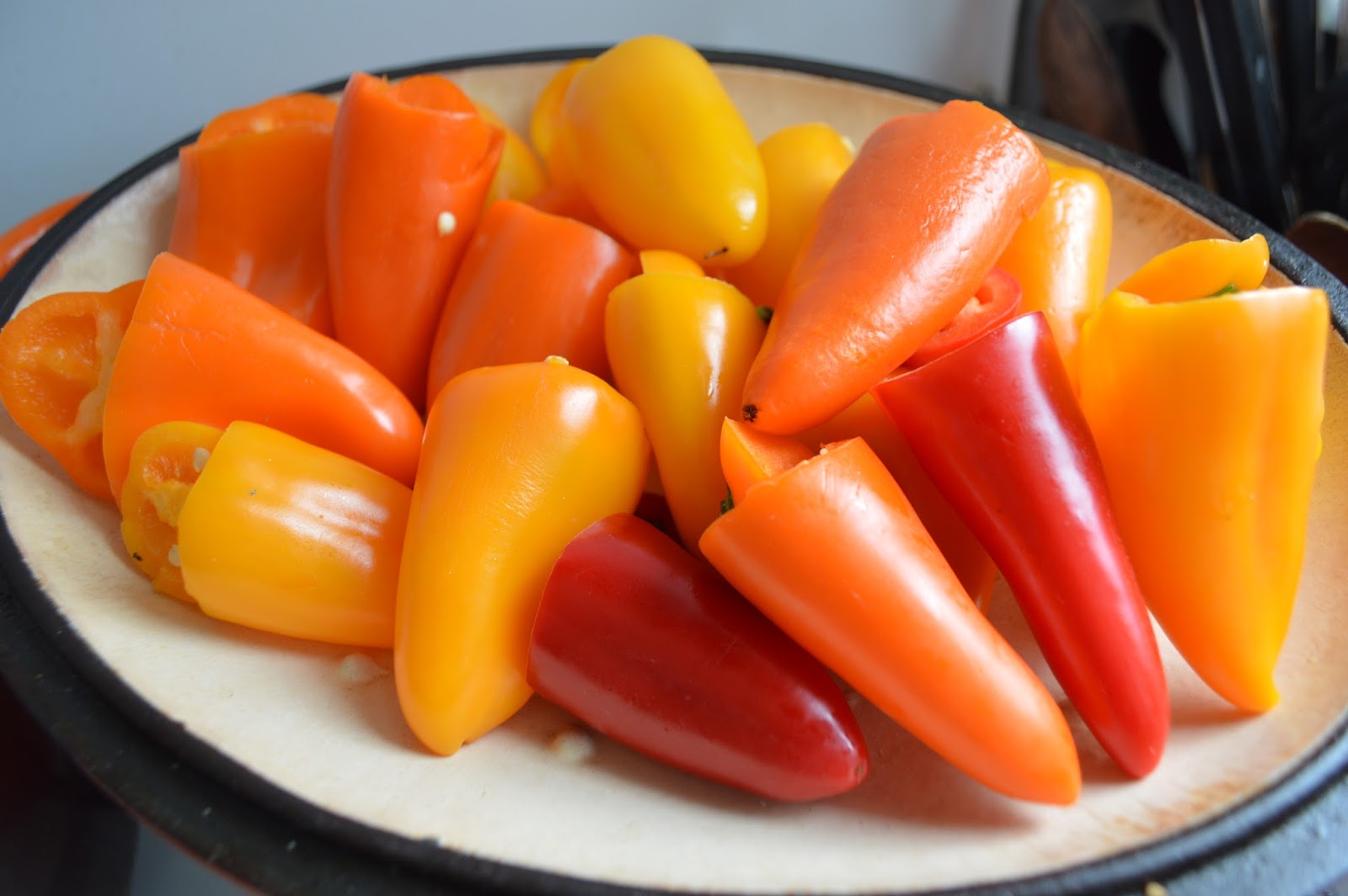 bunter-kochloeffel: Gefüllte Mini-Paprika mit Hackfleisch