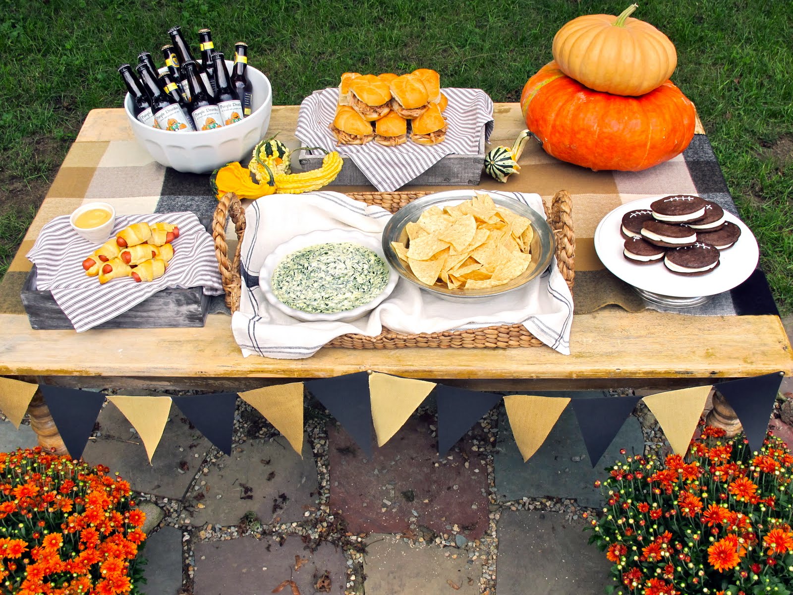 Jenny Steffens Hobick: Game Day! Tailgate Party Recipes & Decor Ideas