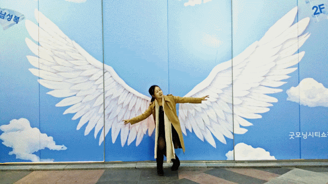 Angel wings pose Angel wings pose | www.meheartseoul.blogspot.com