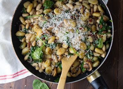 One Pan Gnocchi With Sundried Tomatoes And White Beans One Pan Gnocchi With Sundried Tomatoes And White Beans