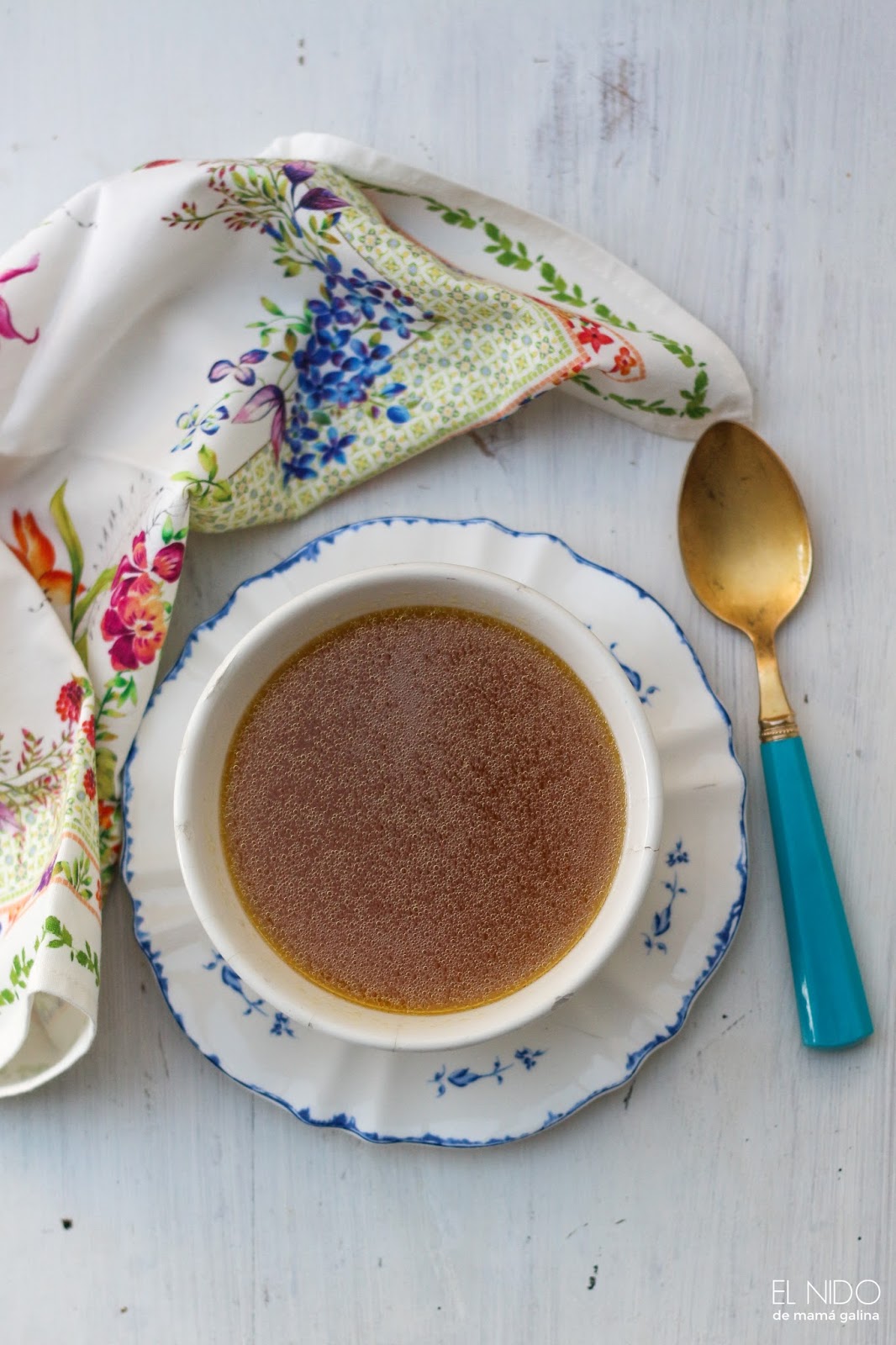CÓMO HACER CALDO DE POLLO FÁCIL, BARATO Y NUTRITIVO / EL nido DE MAMÁ GALLINA