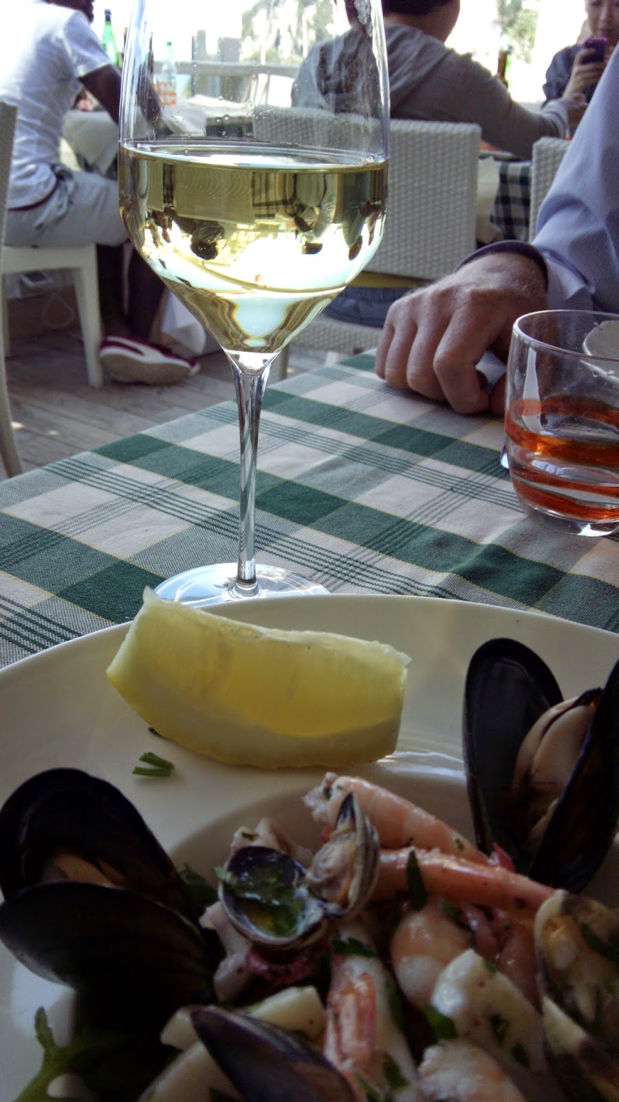Passeio e almoço em restaurante com a gente em Capri