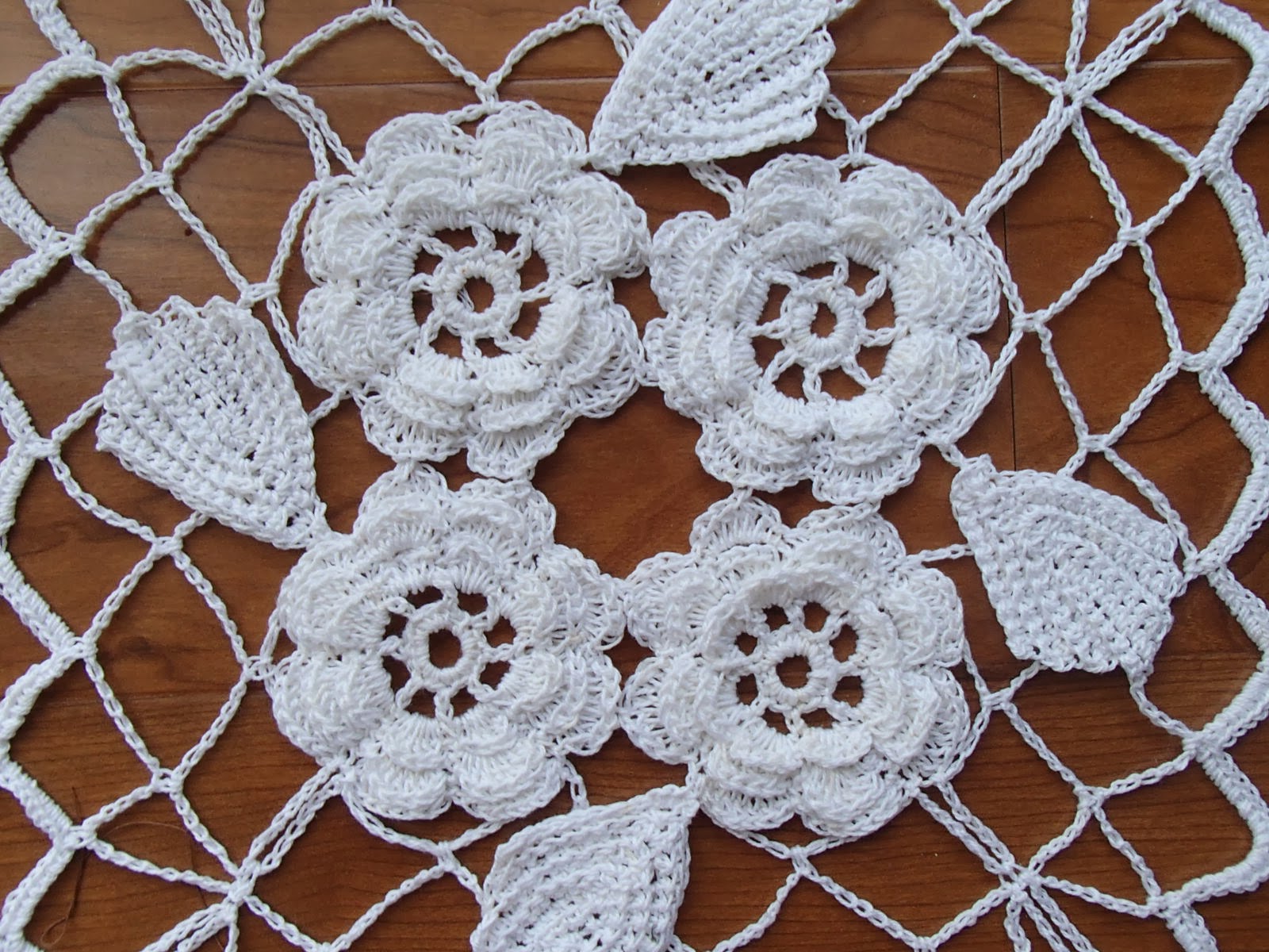 krasnoludkowe-bazgro-ki-brownie-doodles-irish-lace-square-pattern