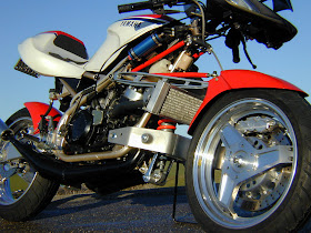 Julian Farnam FFE 350 Forkless Yamaha RZ Motorcycle