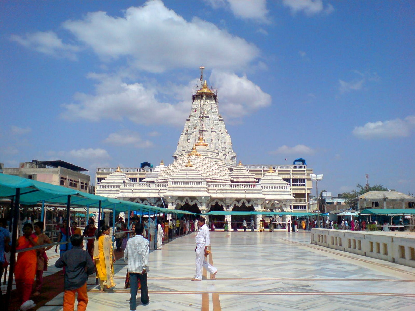 http://4.bp.blogspot.com/-v75E2xkr14A/T5zONkqNisI/AAAAAAAABWg/b6CaEdzaZM4/s1600/Places-Of-Tourism-Ambaji-Temple-Gujarat-India.JPG