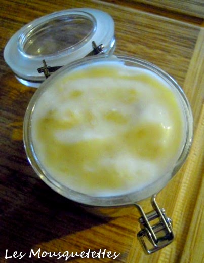 DIY Cosmétique Masque Raffermissant Banane - Les Mousquetettes© DIY Cosmétique Masque Raffermissant Banane - Les Mousquetettes©