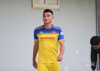 Trung vệ Văn Đại nhiều khả năng sẽ lỗi hẹn với trận đấu tới của ĐT Việt Nam. Trung vệ Văn Đại nhiều khả năng sẽ lỗi hẹn với trận đấu tới của ĐT Việt Nam.