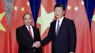 Thủ tướng Nguyễn Xuân Phúc đang “hướng Trung”?