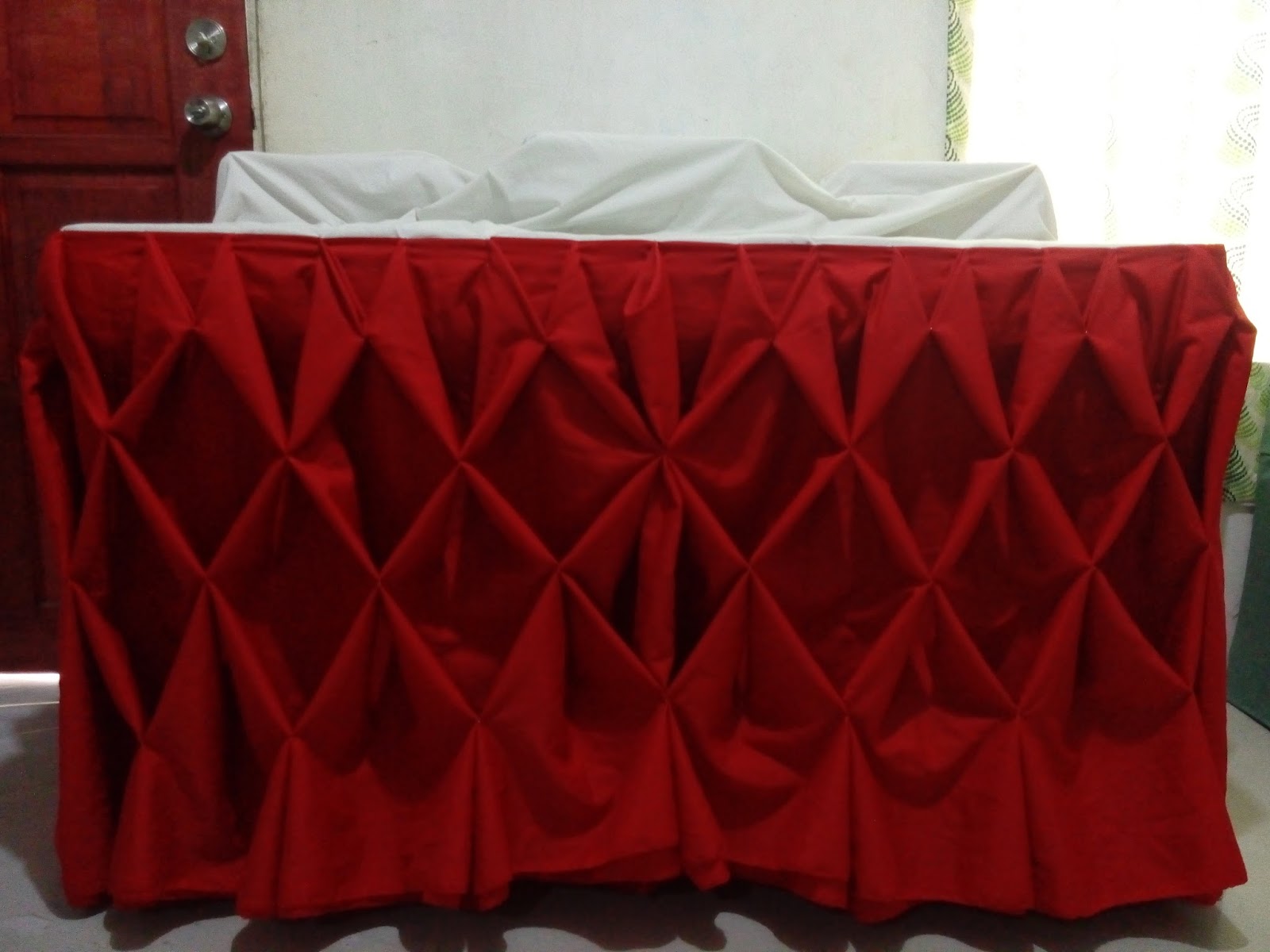 mom's reverie DIY Diamond Table Skirting