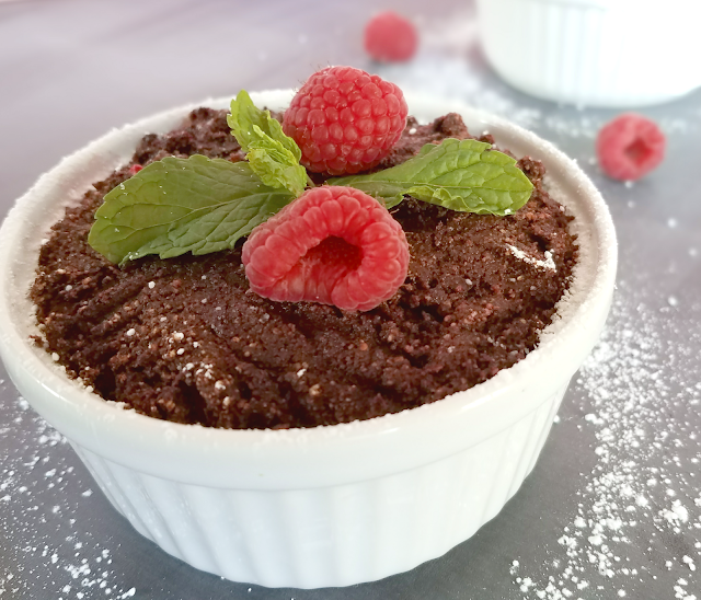 5 Minute Microwave Chocolate Raspberry Cake - Flourless, GF, Sugar-free, Vegan, Paleo, Low-Carb This decadent and healthy treat can be made in just 5 minutes!