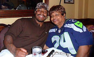 Marshawn Lynch With His Mother 