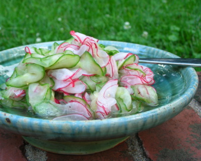 Cucumbers in Vinegar, another easy summer salad ♥ AVeggieVenture.com. Great for Meal Prep. Pretty! Vegan. Gluten Free. Weight Watchers Friendly.