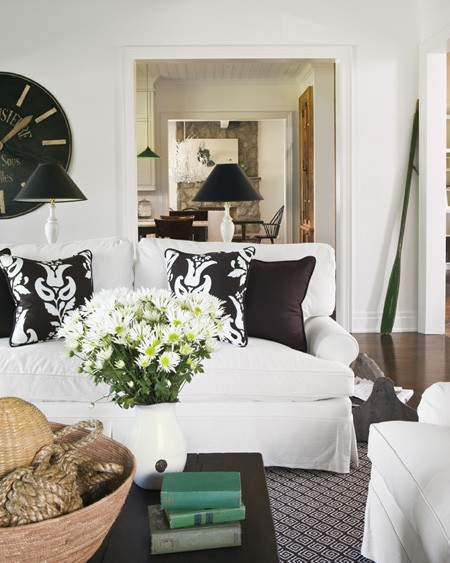 Clic Casual Home Blog Shapeyourminds Casual White Living Room New Home Interior Design Traditional Cottages