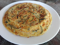 Tortilla entera de calabcín y cebolla Tortilla entera de calabcín y cebolla.
