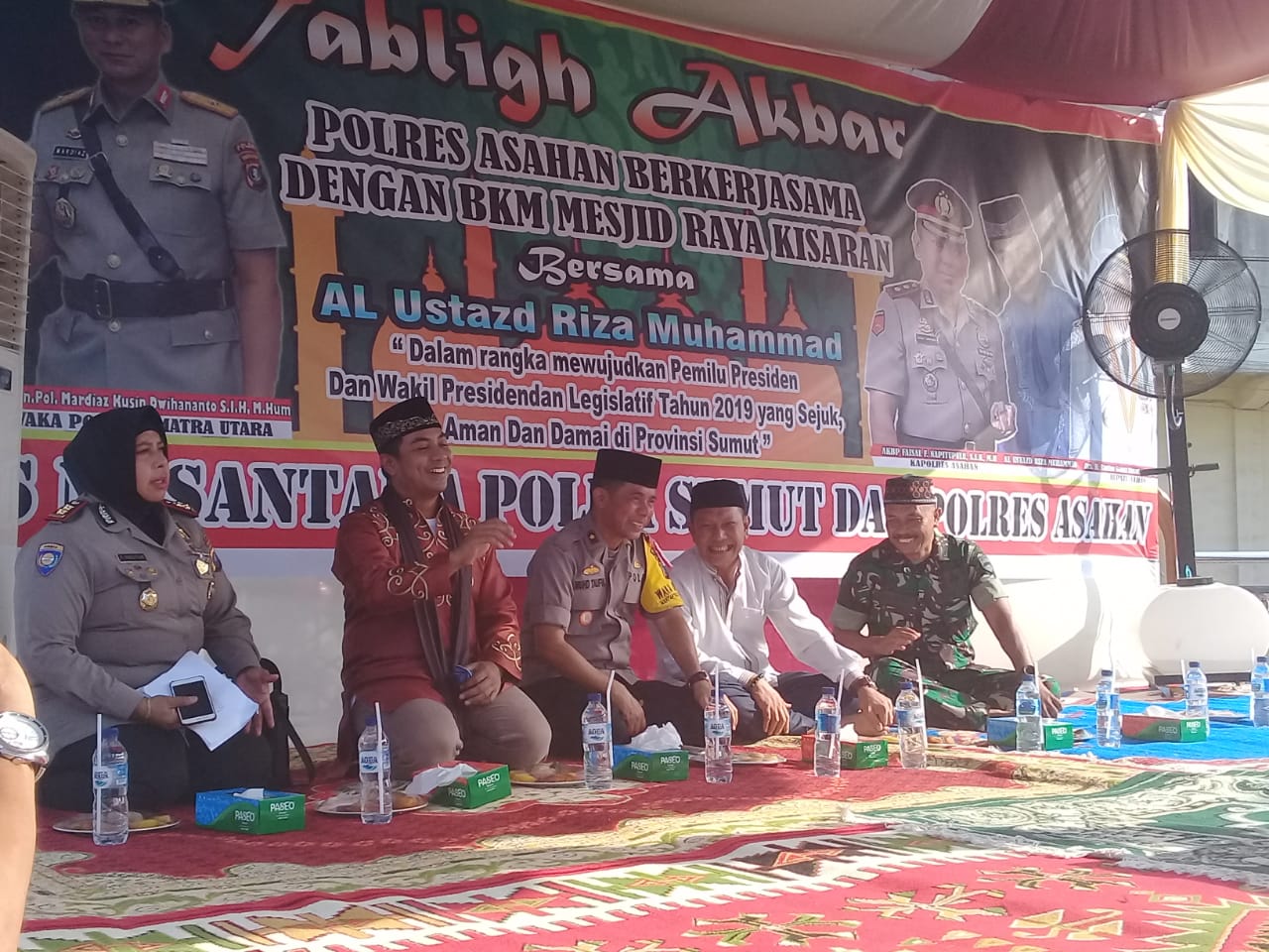 Tabligh akbar di Masjid Raya Kisaran. Tabligh akbar di Masjid Raya Kisaran.