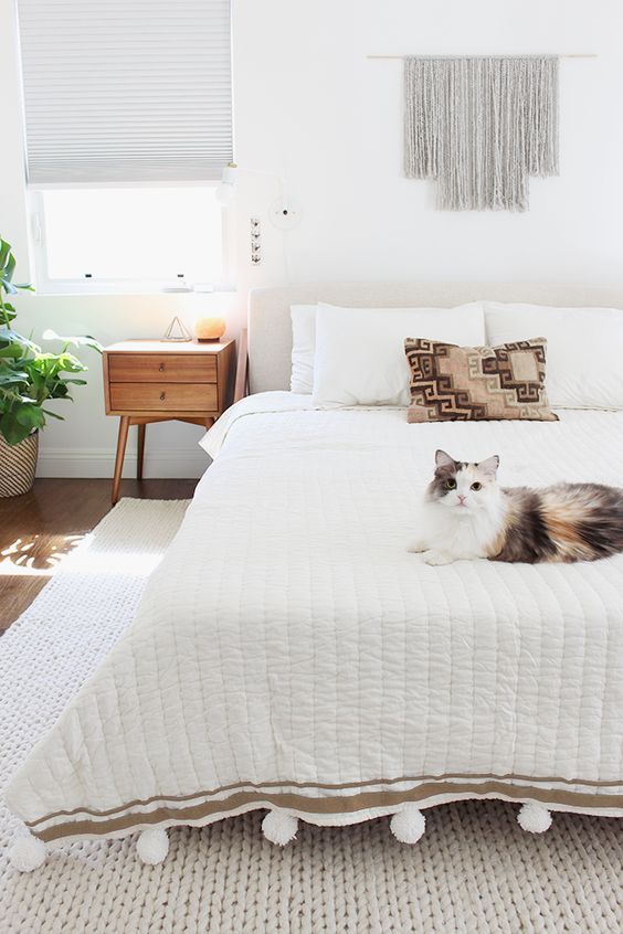 Amazing cats and their boho-tastic homes - cat 10 www.BoHoHome.com @bohosusan